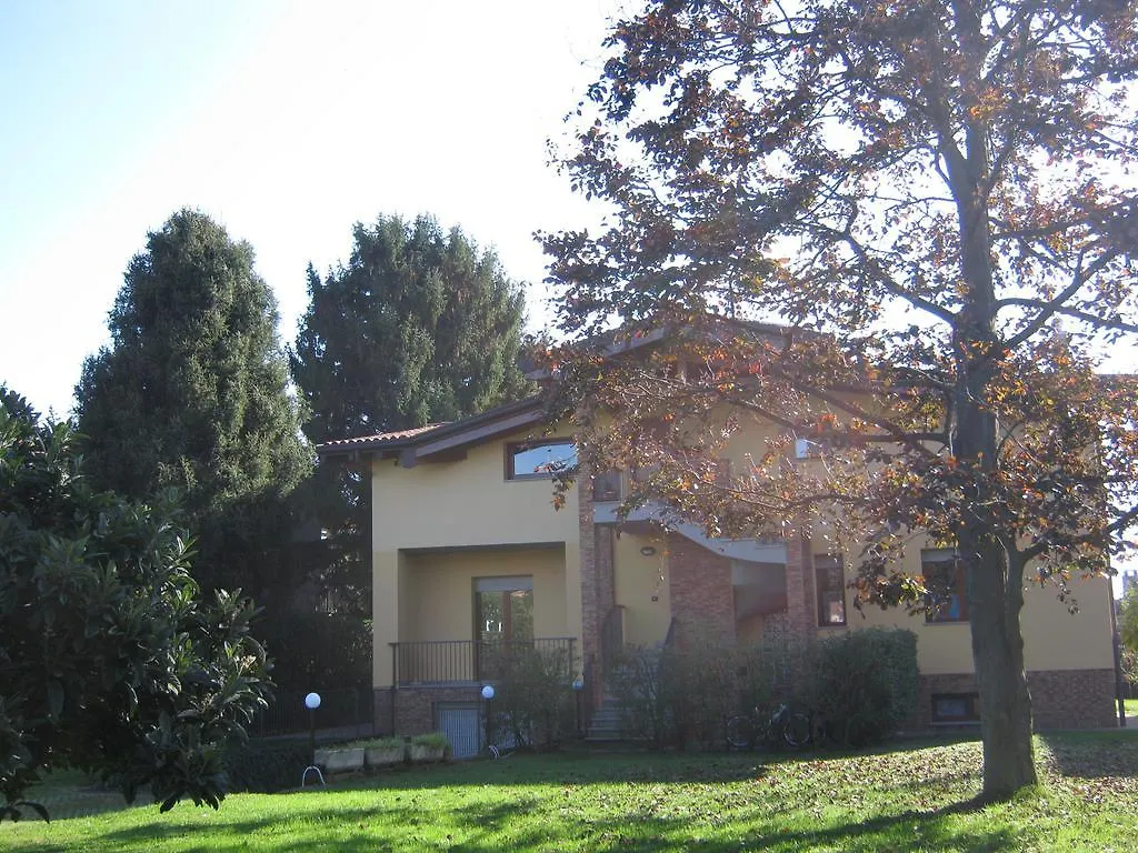 Il Faggio Rosso Bed & Breakfast Appiano Gentile 0*,